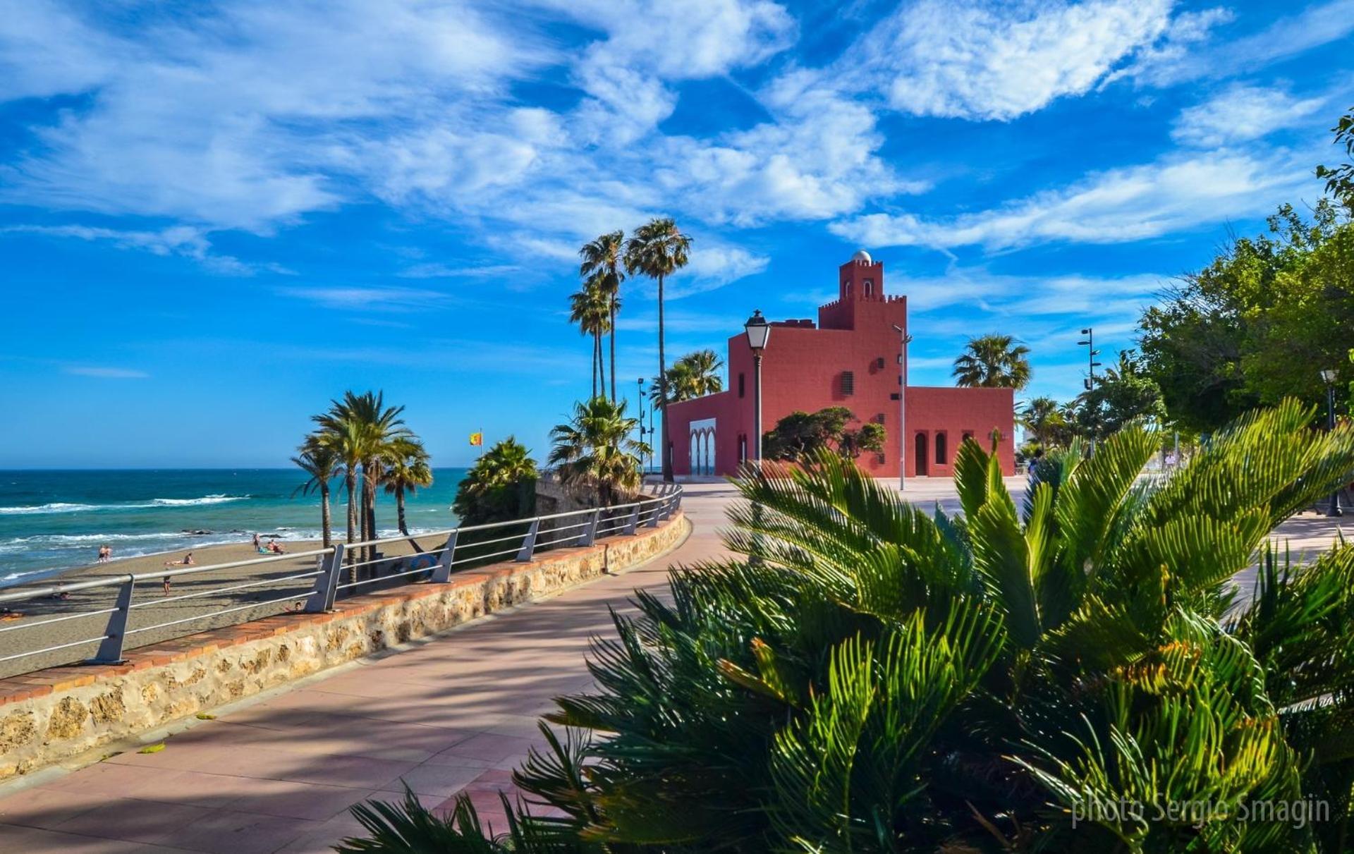 Apartamento Los Cisnes - 2º linea de playa - PISCINA ABIERTA TODO EL AÑO - EXCELENTE CONEXION WIFI Benalmádena Exterior foto