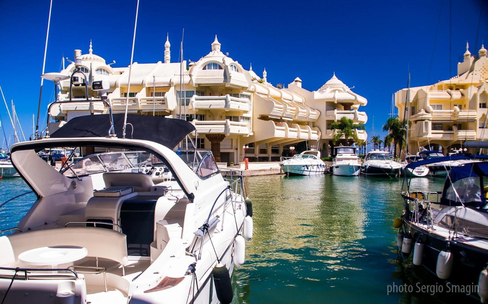Apartamento Los Cisnes - 2º linea de playa - PISCINA ABIERTA TODO EL AÑO - EXCELENTE CONEXION WIFI Benalmádena Exterior foto