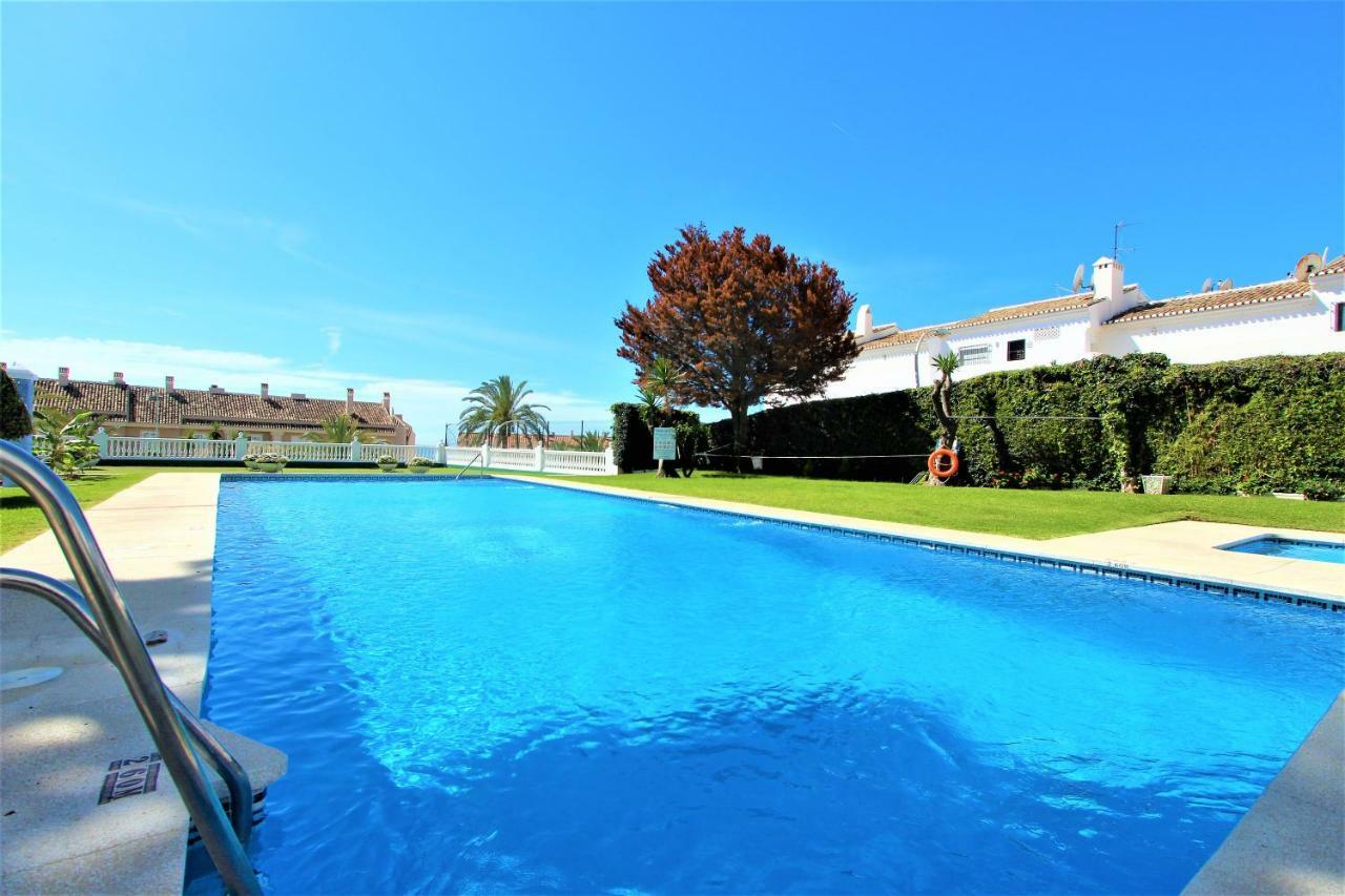 Apartamento Los Cisnes - 2º linea de playa - PISCINA ABIERTA TODO EL AÑO - EXCELENTE CONEXION WIFI Benalmádena Exterior foto