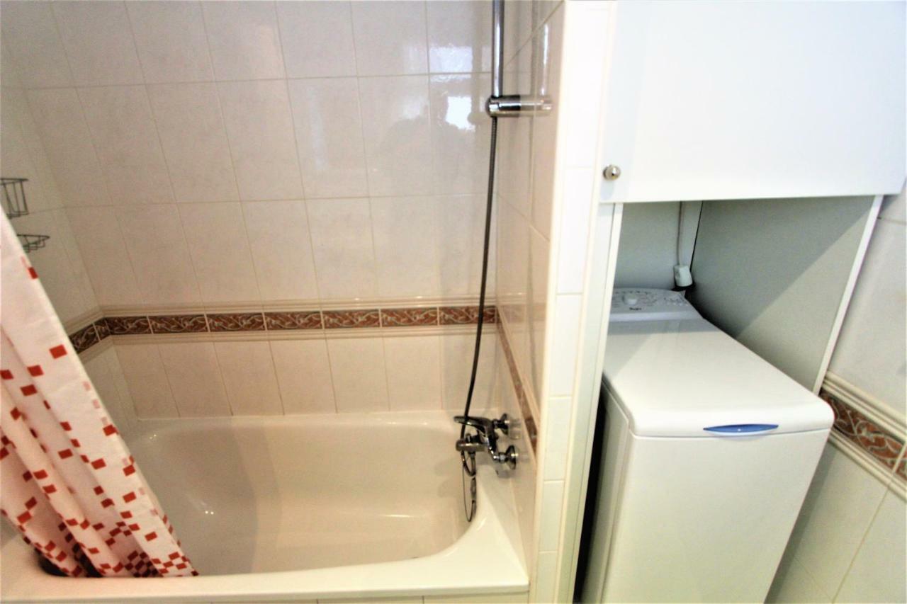 Apartamento Los Cisnes - 2º linea de playa - PISCINA ABIERTA TODO EL AÑO - EXCELENTE CONEXION WIFI Benalmádena Exterior foto