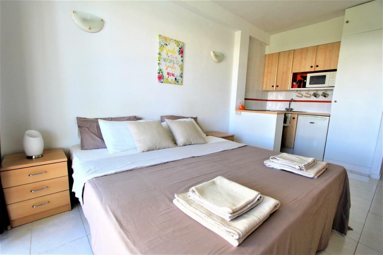 Apartamento Los Cisnes - 2º linea de playa - PISCINA ABIERTA TODO EL AÑO - EXCELENTE CONEXION WIFI Benalmádena Exterior foto