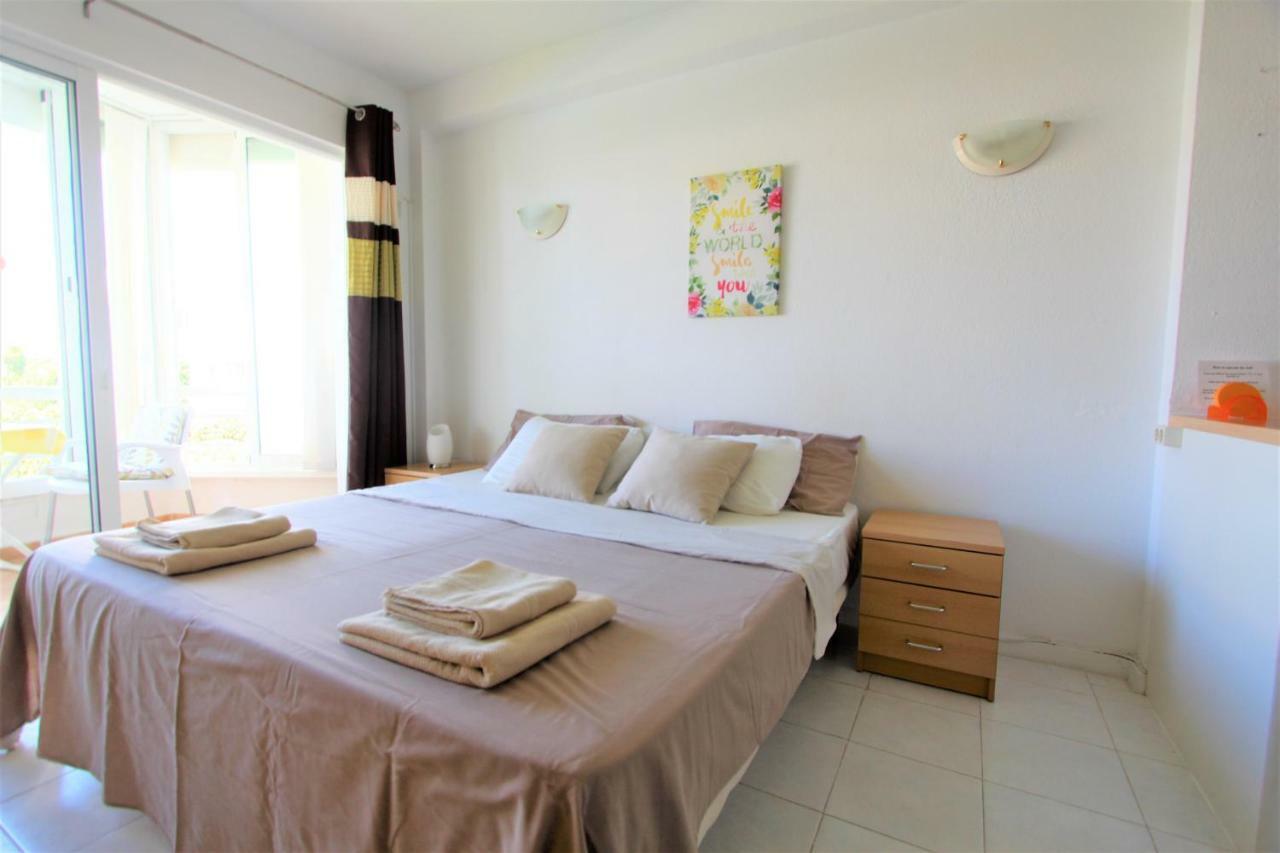 Apartamento Los Cisnes - 2º linea de playa - PISCINA ABIERTA TODO EL AÑO - EXCELENTE CONEXION WIFI Benalmádena Exterior foto