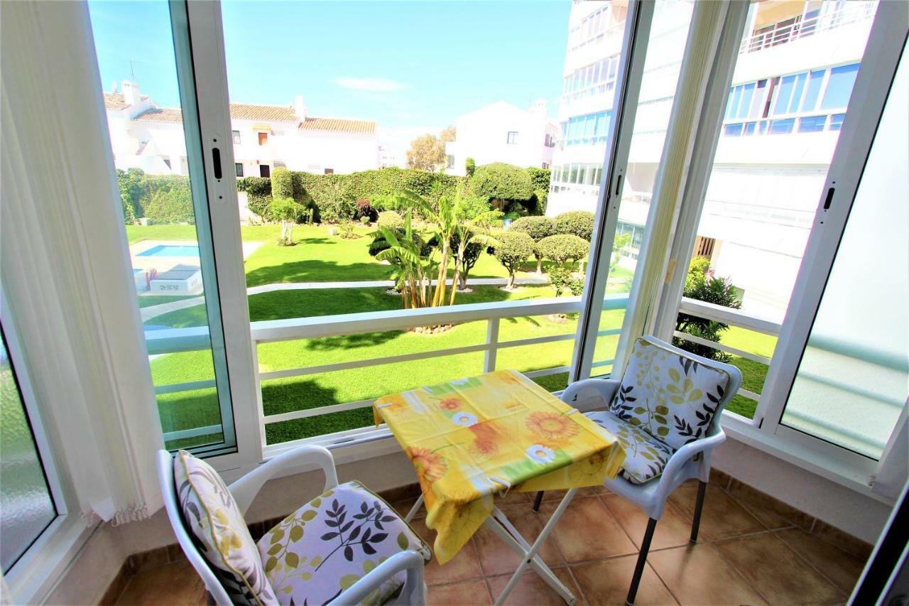 Apartamento Los Cisnes - 2º linea de playa - PISCINA ABIERTA TODO EL AÑO - EXCELENTE CONEXION WIFI Benalmádena Exterior foto