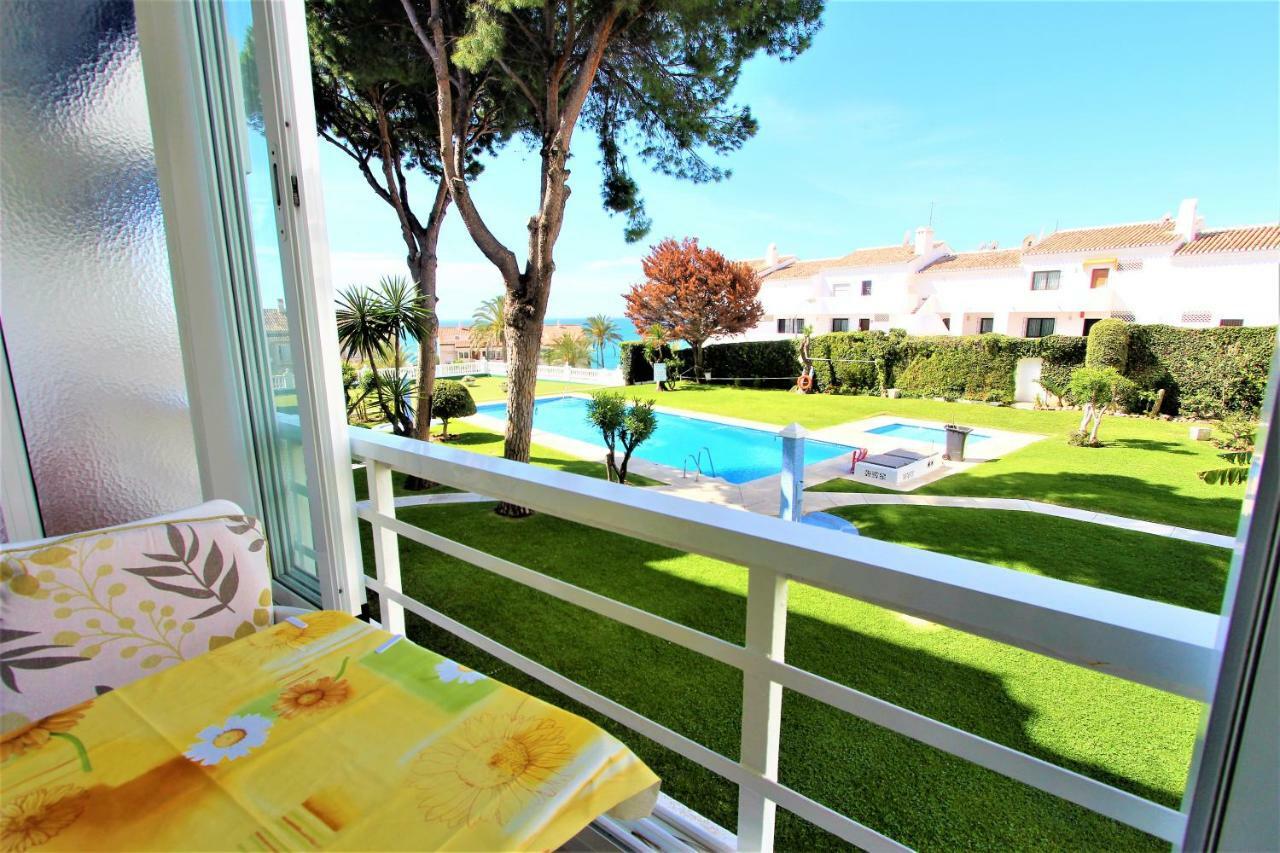 Apartamento Los Cisnes - 2º linea de playa - PISCINA ABIERTA TODO EL AÑO - EXCELENTE CONEXION WIFI Benalmádena Exterior foto